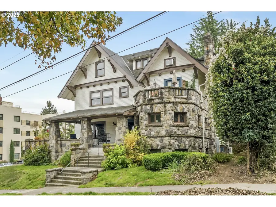 2566 NW Lovejoy St #6, Portland, OR 97210 - Image #2