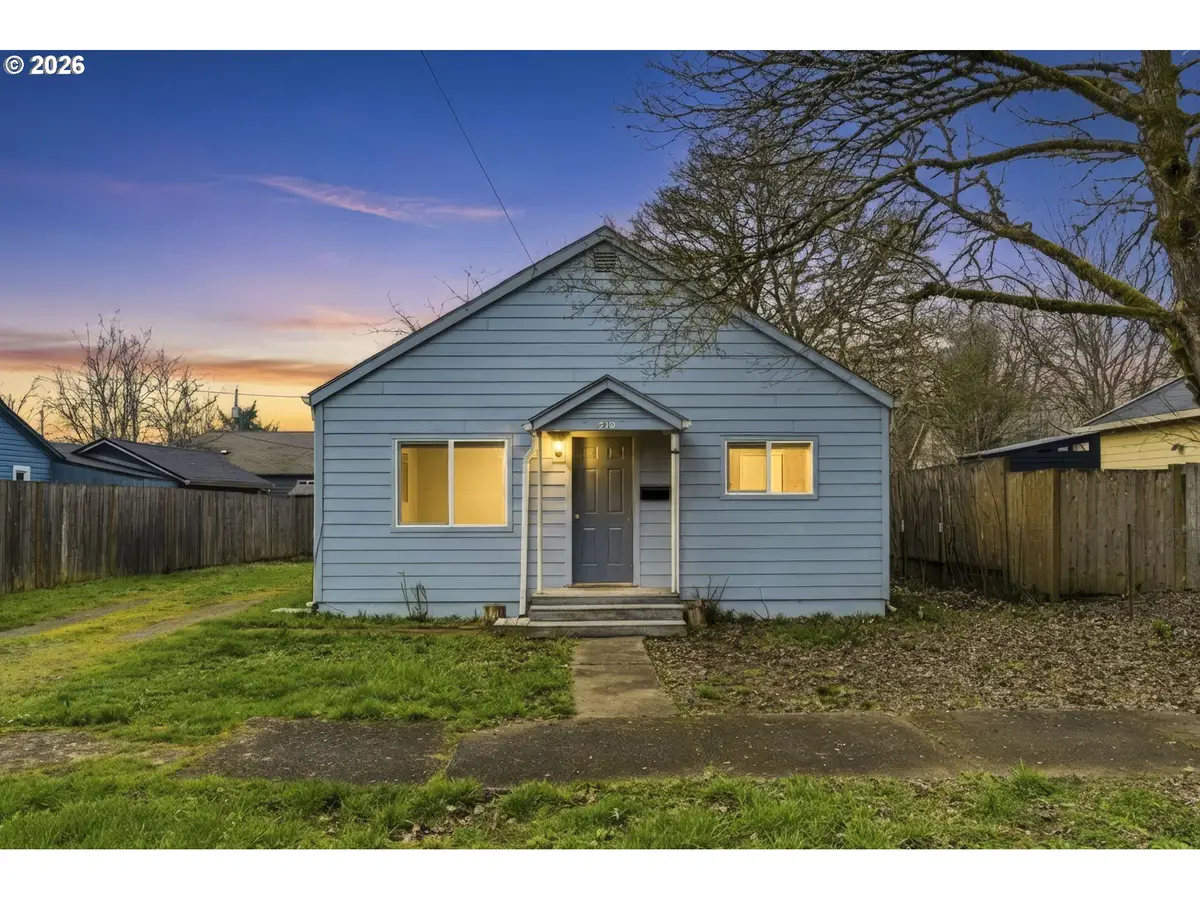 220 NW Lincoln St, Sheridan, OR 97378 - #1