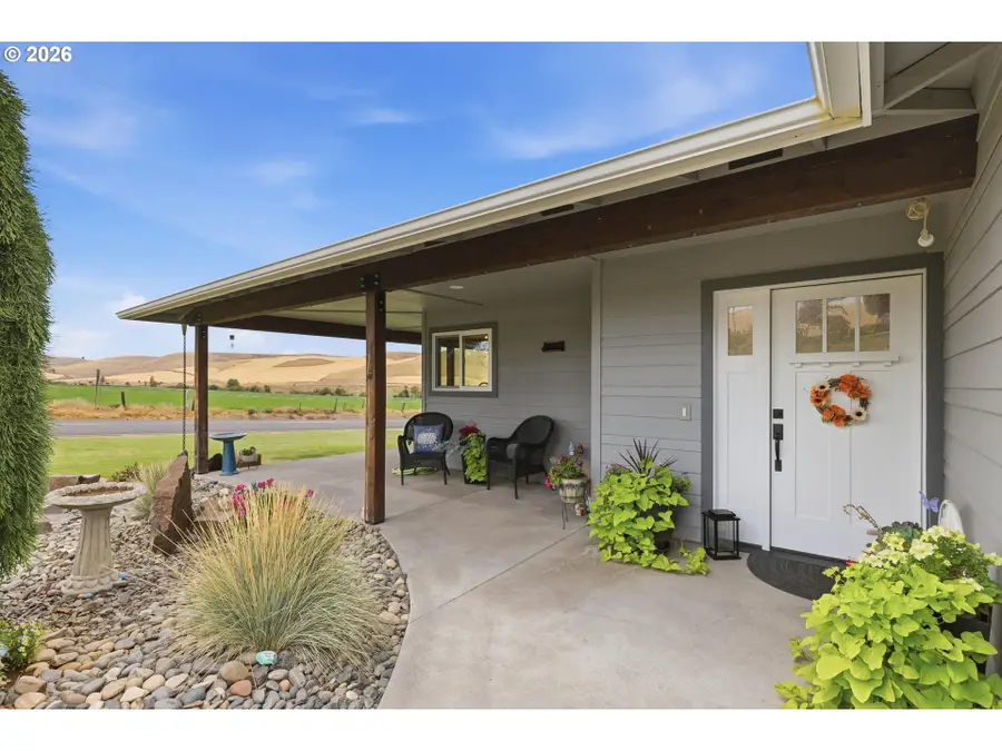 226 SE Heimrich St, Dufur, OR 97021 - #3