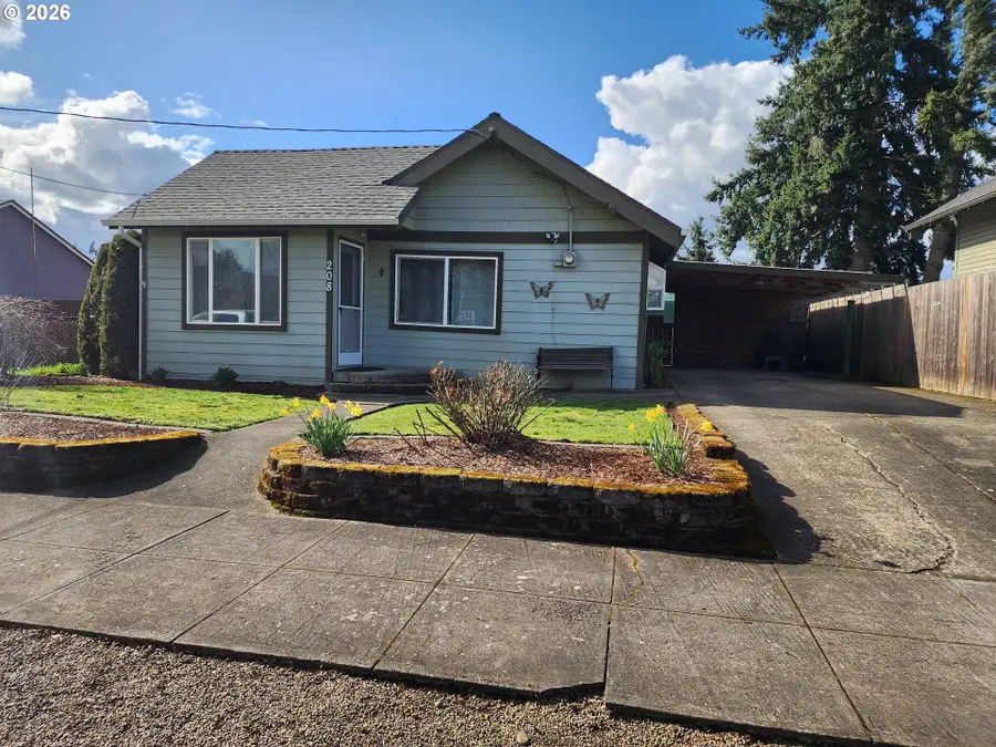 208 S Swiegle Ave, Molalla, OR 97038 - #2