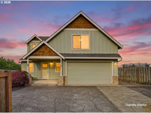 2528 N Crater Ln, Newberg, OR 97132