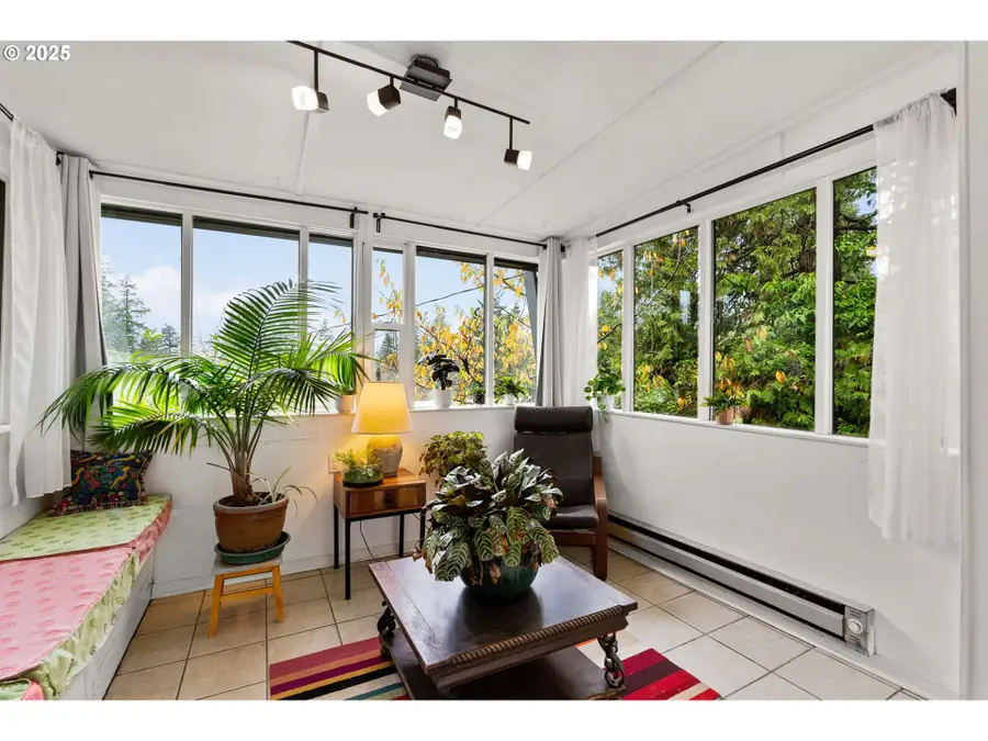 1933 E 28th, Eugene, OR 97403 - Image #2