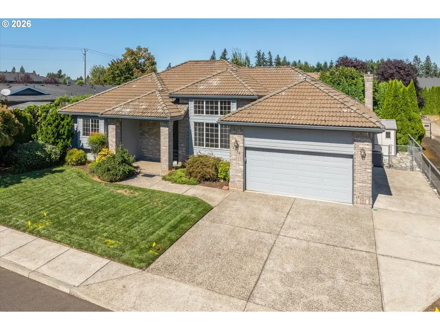 1110 NE 15th Ave, Canby, OR 97013 - #2