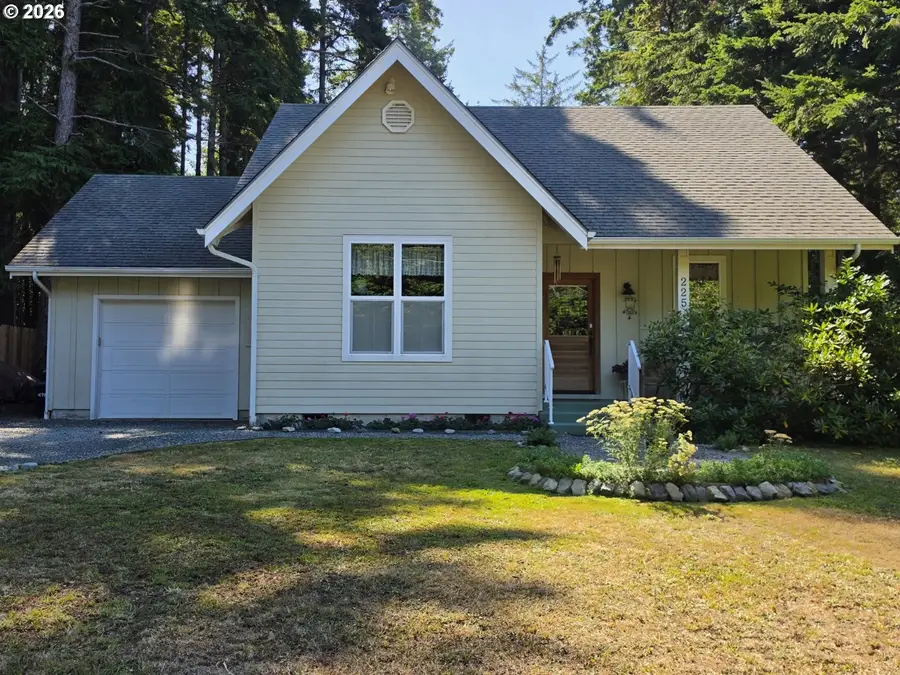 225 18th St, Port Orford, OR 97465 - #2