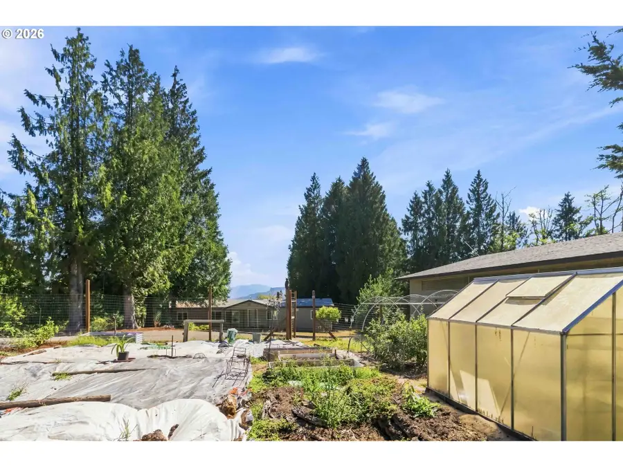 153 Claudine Ct, Kelso, WA 98626 - #3