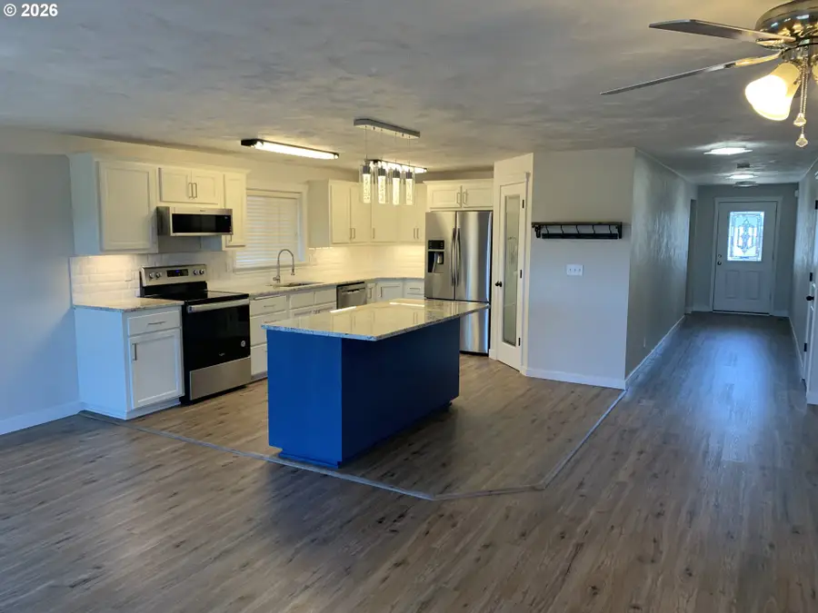 326 Auburn Ln, Creswell, OR 97426 - #3