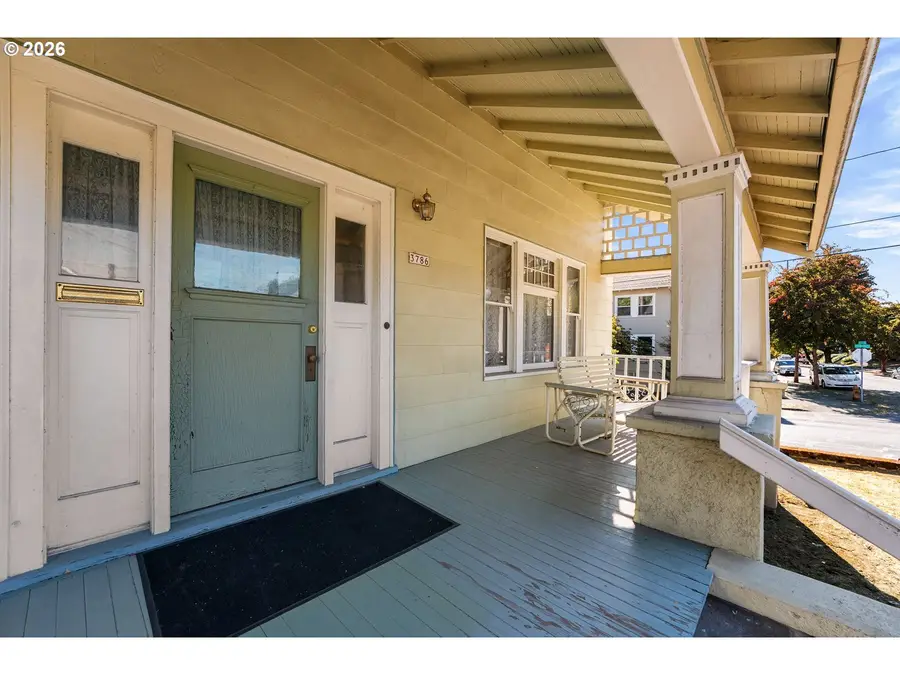 3786 SE 11th Ave, Portland, OR 97202 - #3