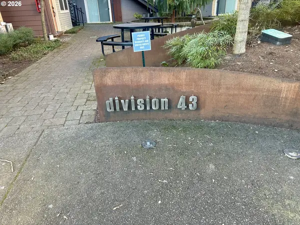 4315 SE Division St #C, Portland, OR 97206