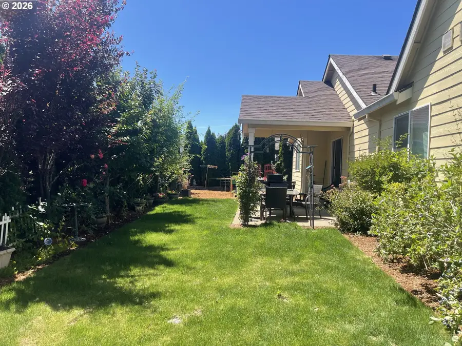 323 NW Pacific Hills Dr, Willamina, OR 97396 - #2