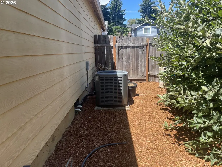 323 NW Pacific Hills Dr, Willamina, OR 97396 - #3