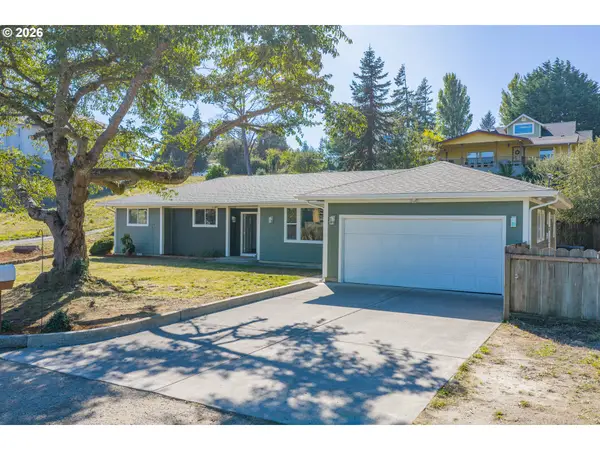 3726 Stanton Ave, NorthBend, OR 97459