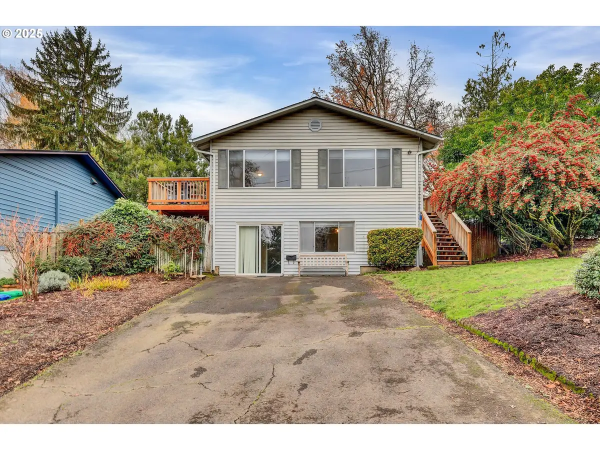 3605 SW Texas St, Portland, OR 97219 - Image #1