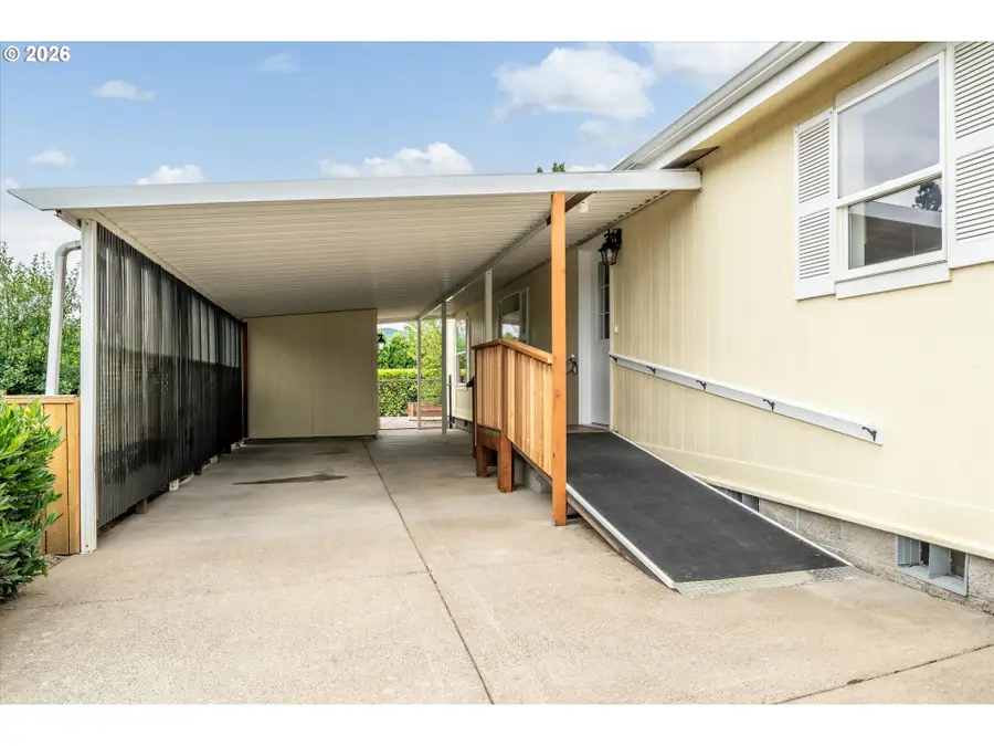 2242 Maia Loop, Springfield, OR 97477 - #3