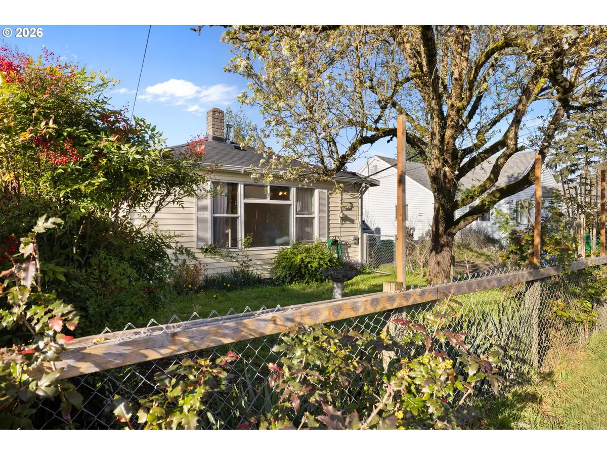 7645 SE Henderson St, Portland, OR 97206 - #1