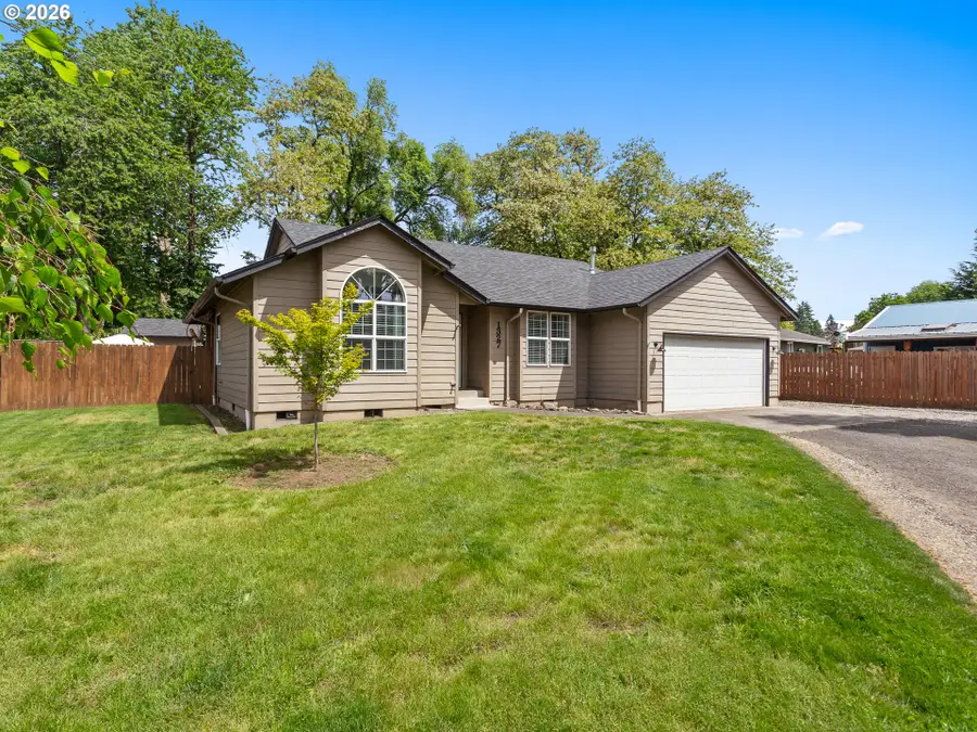 1327 G St, Washougal, WA 98671 - #2