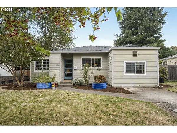 5935 SE Tibbetts St, Portland, OR 97206