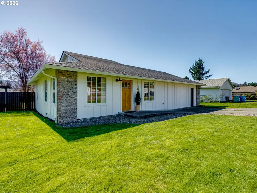 307 E Farrer St, Yacolt, WA 98675 - #2