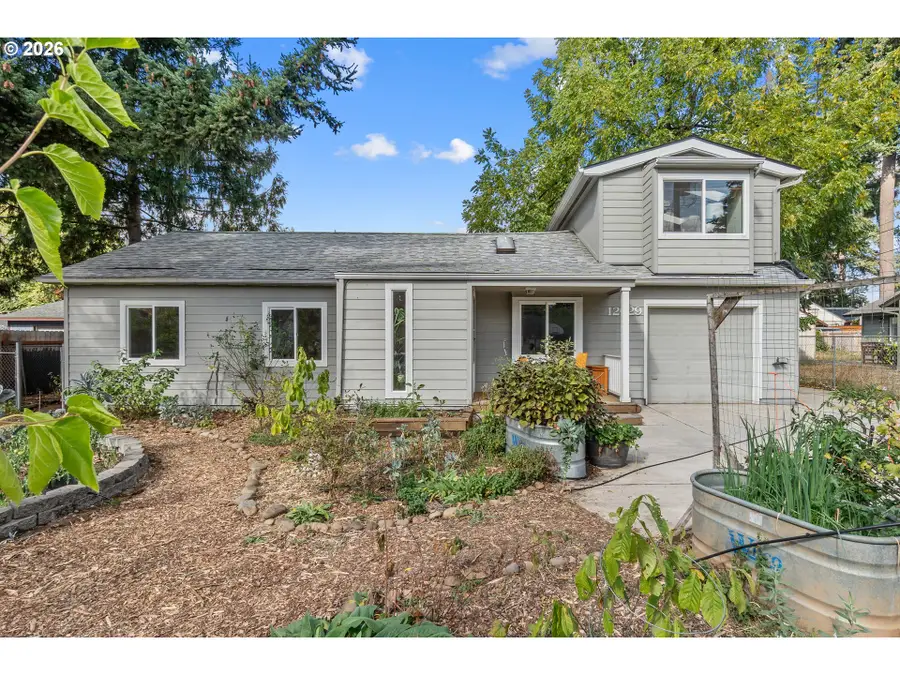 12629 SE Reedway St, Portland, OR 97236 - #2