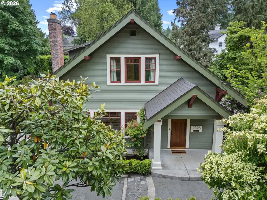 2328 SW Broadway Dr, Portland, OR 97201 - #2
