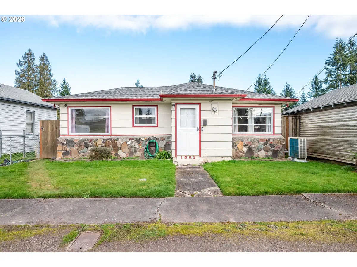 1002 N 10th Ave, Kelso, WA 98626 - #1