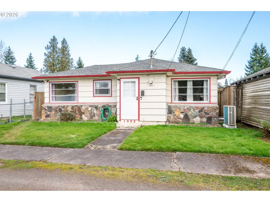 1002 N 10th Ave, Kelso, WA 98626 - #2