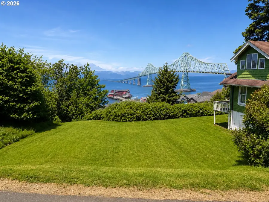 356 Floral St, Astoria, OR 97103 - #2