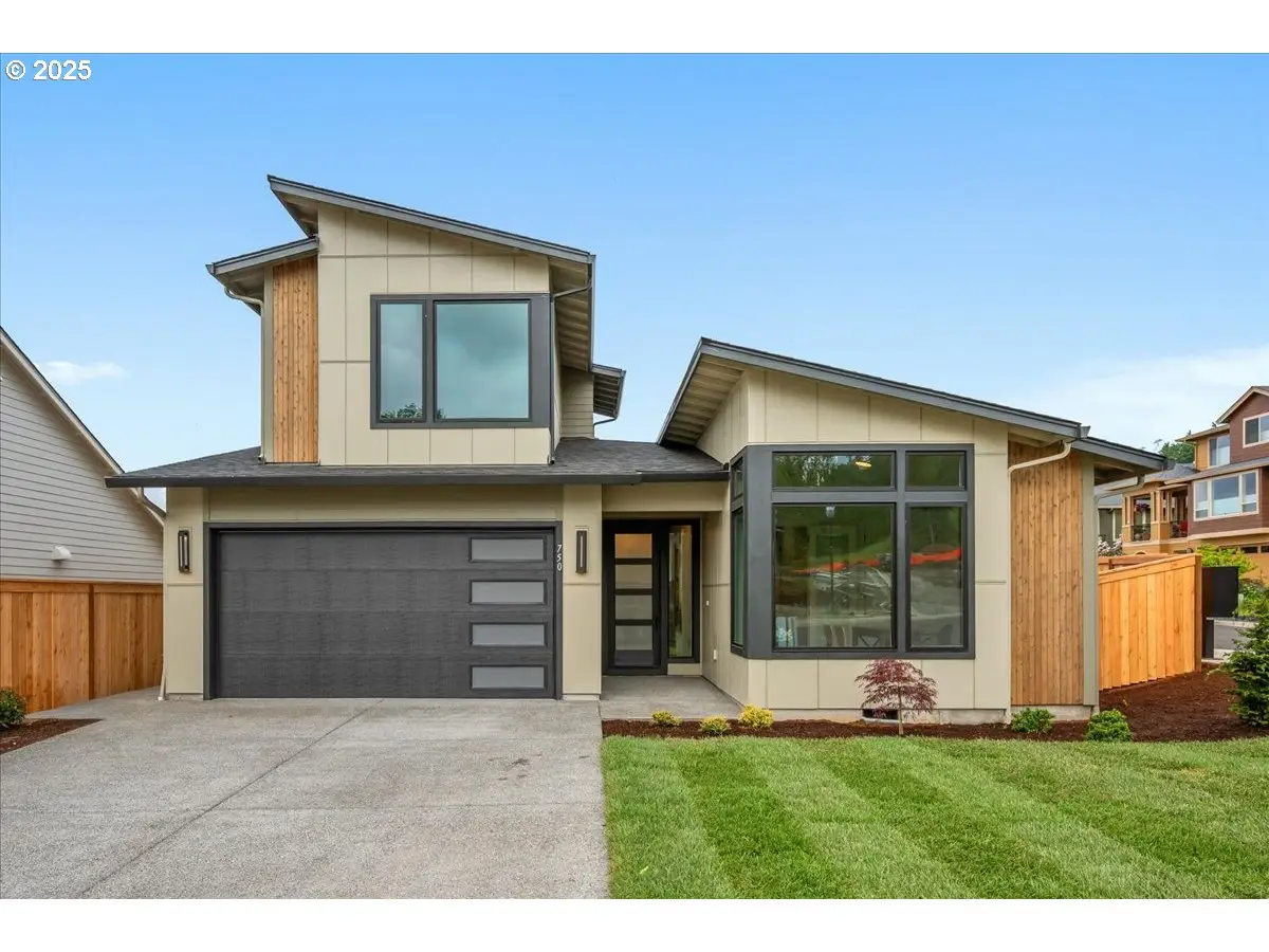 750 N V St, Washougal, WA 98671 - Image #1