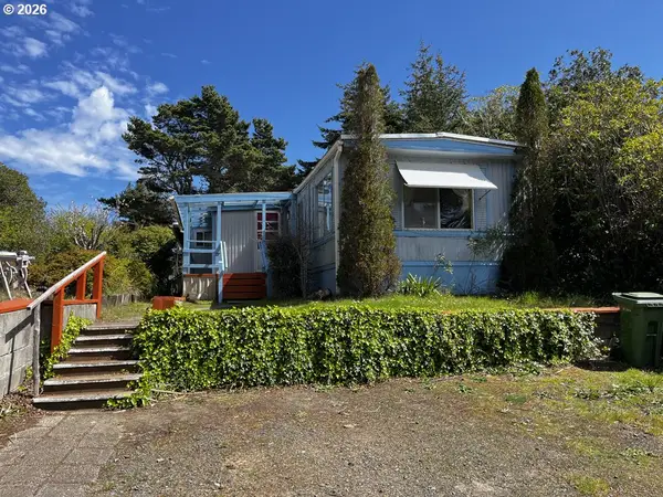 1600 Rhododendron Dr #21, Florence, OR 97439