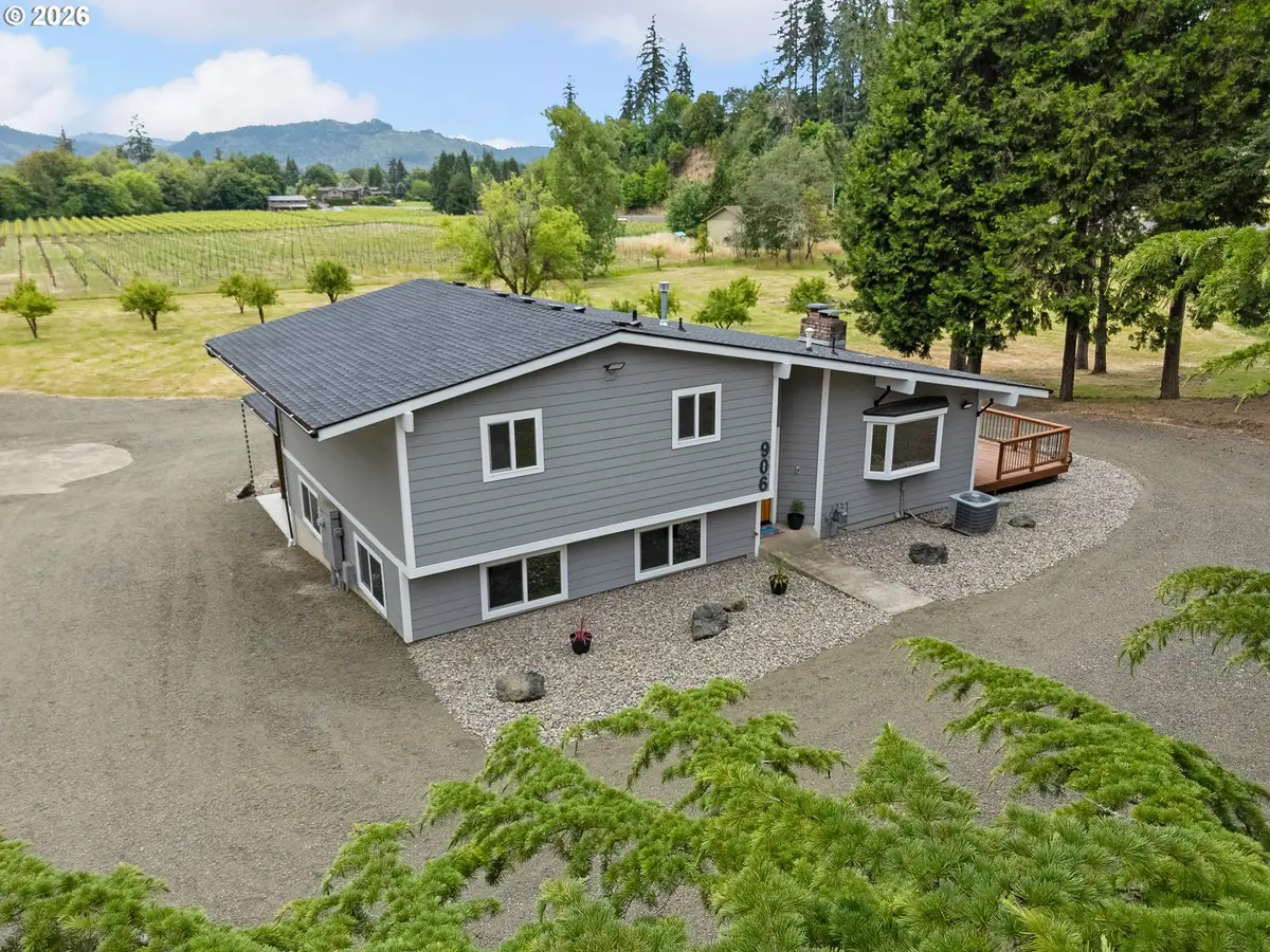 906 Old Garden Valley Rd, Roseburg, OR 97471 - #1