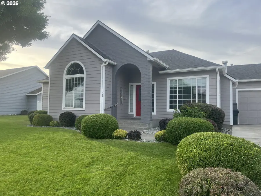1728 W Alleluia Ave, Hermiston, OR 97838 - #2