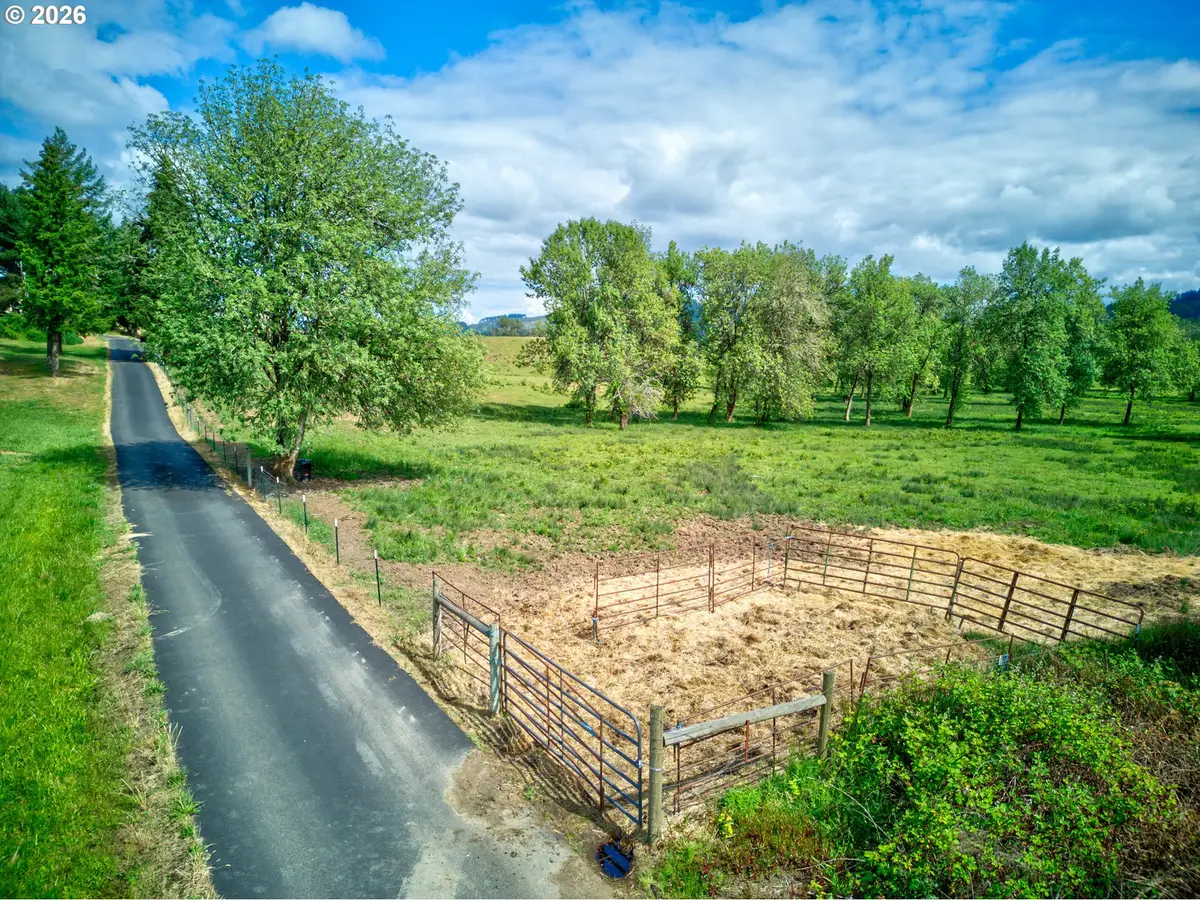 927 State Highway 138 W #14 & 15, Sutherlin, OR 97479 - #1