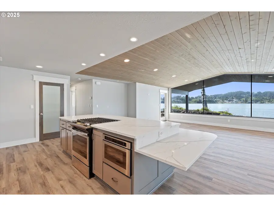 2997 NE Loop Dr, Otis, OR 97368 - Image #3