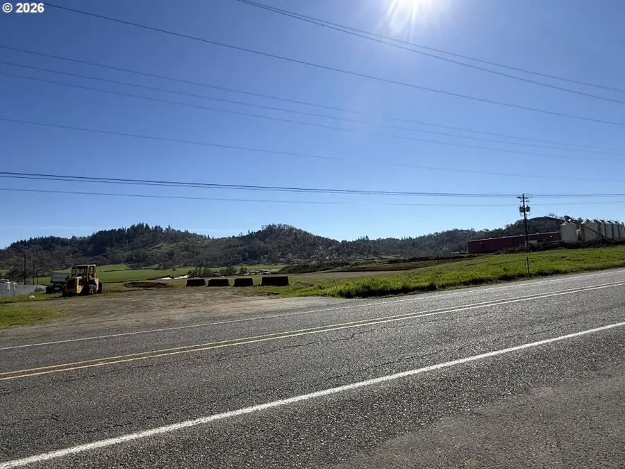 7849 Old Highway 99, Roseburg, OR 97470 - #2