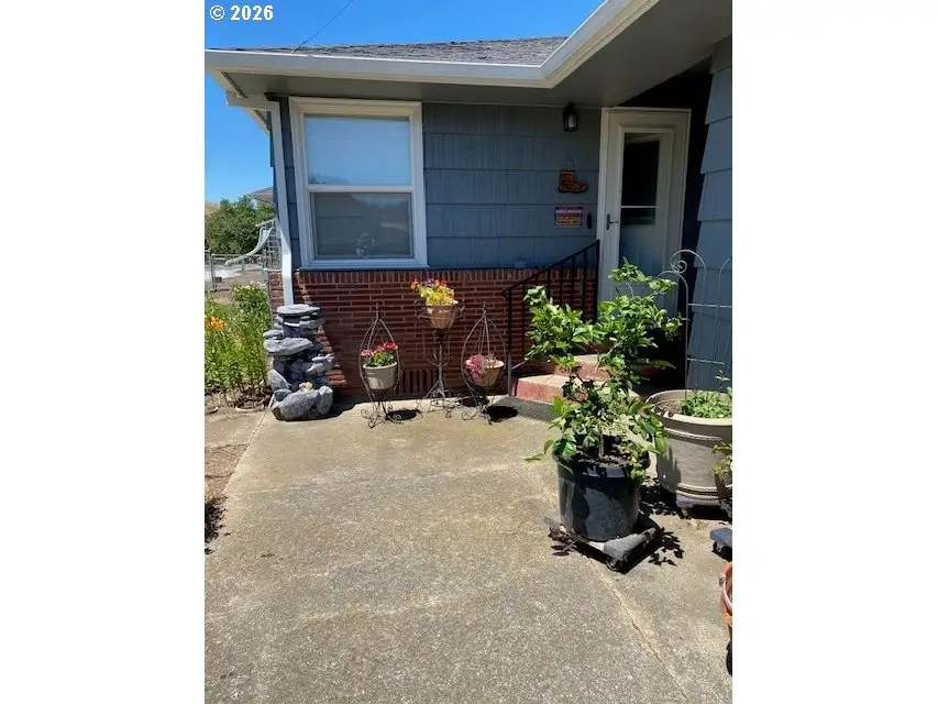8017 Old Highway 99, Roseburg, OR 97470 - #2