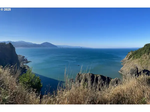 805 King St, PortOrford, OR 97465