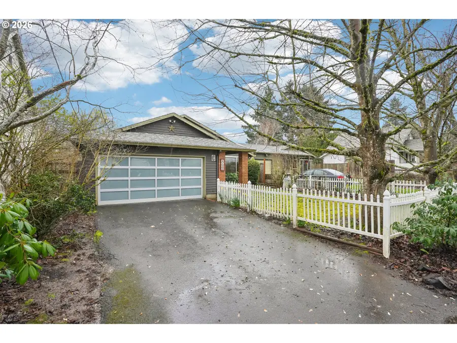 4133 SE Tibbetts St, Portland, OR 97202 - #2