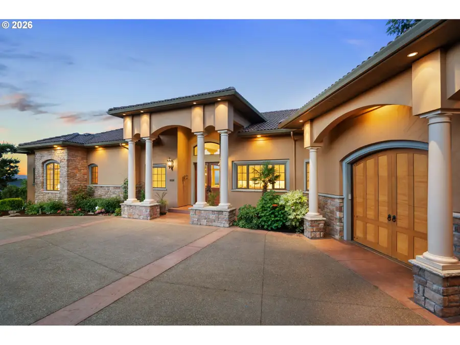1212 SW Hessler Dr, Portland, OR 97239 - #2