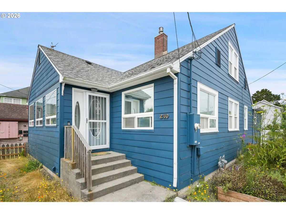 240 5th Ave, Seaside, OR 97138 - #1