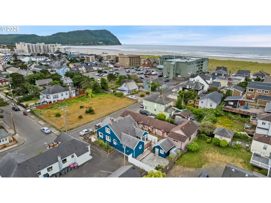 240 5th Ave, Seaside, OR 97138 - #3