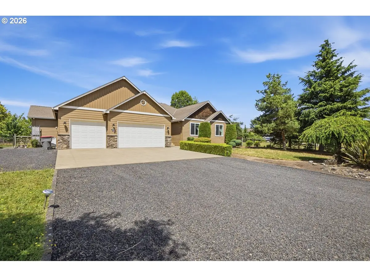 770 E Buttercup St, Yamhill, OR 97148 - #1