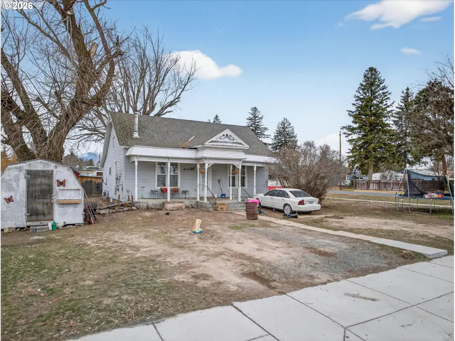 295 E St, North Powder, OR 97867 - #2