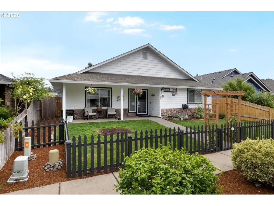 127 SW Vicki Ln, Grants Pass, OR 97526 - #2