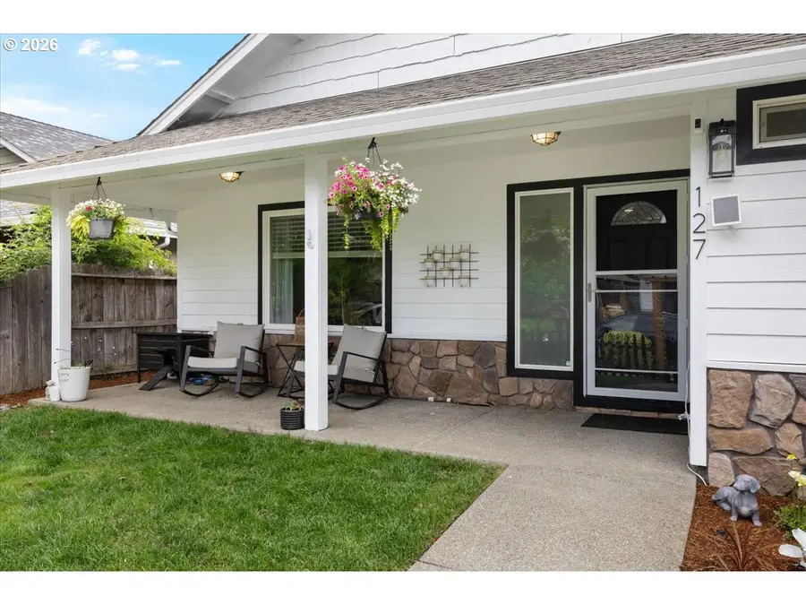 127 SW Vicki Ln, Grants Pass, OR 97526 - #3