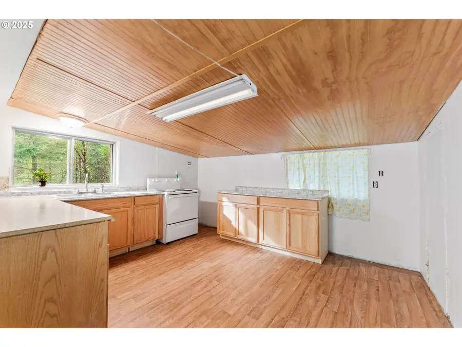 414 Callahan Rd, Roseburg, OR 97471 - Image #3