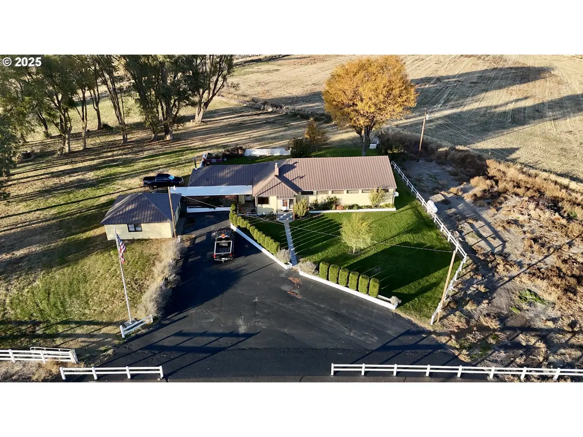 70930 Highway 207, Echo, OR 97826 - Image #1