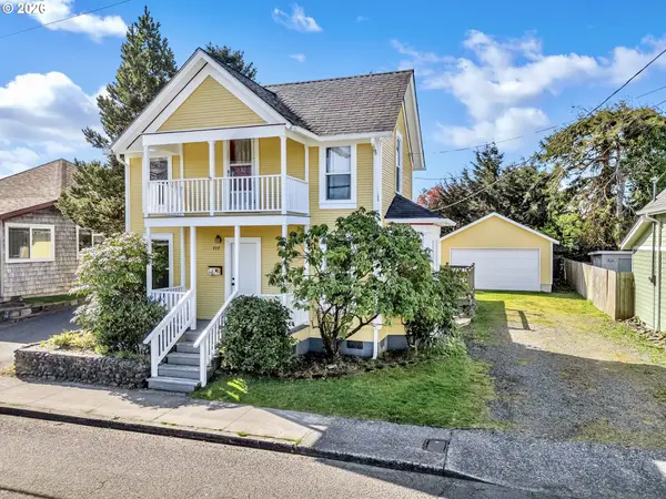 727 12th Ave, Seaside, OR 97138