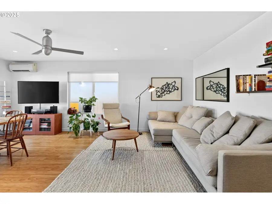 173 NE Bridgeton Rd #13, Portland, OR 97211 - Image #3