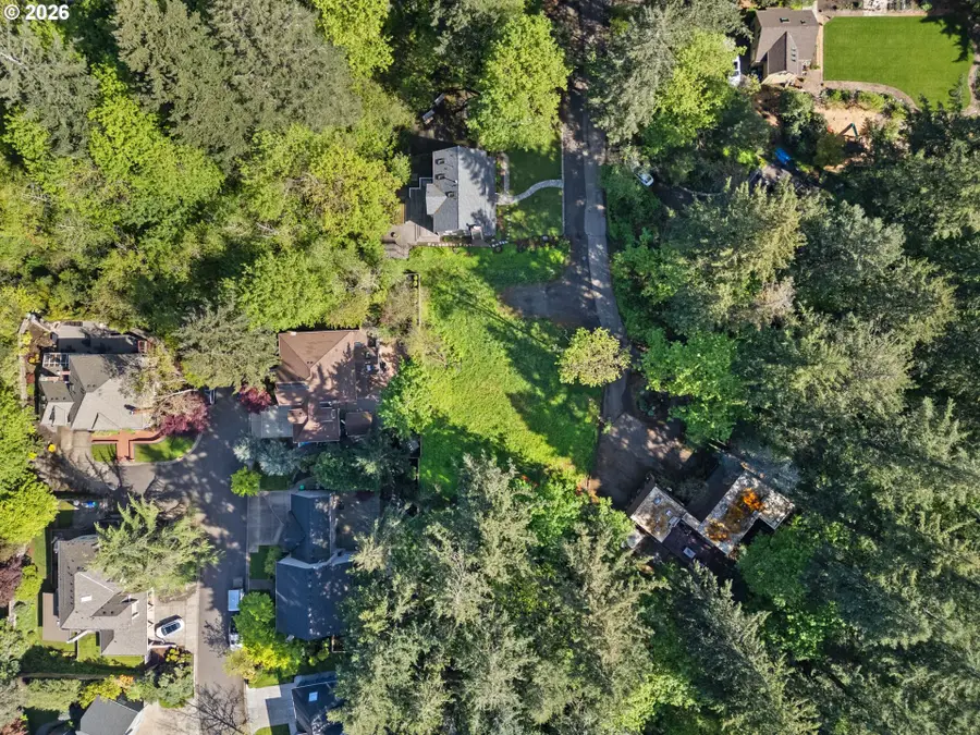 SW 33rd Ave, Portland, OR 97219 - #2