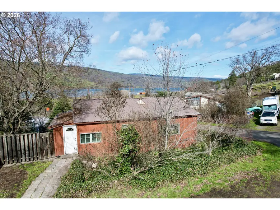 102 Idaho St, Mosier, OR 97040 - #2