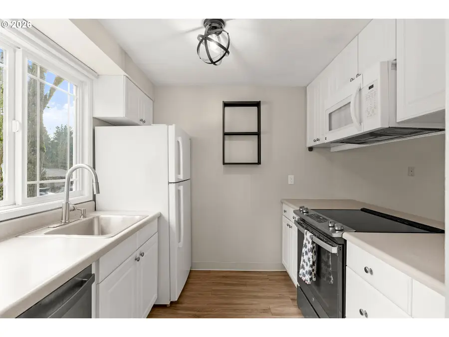 29650 SW Courtside Dr #18, Wilsonville, OR 97070 - Image #3